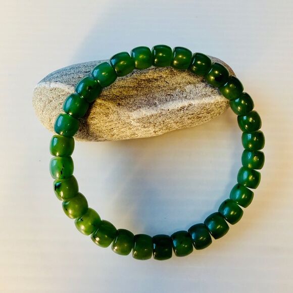 Handmade Jewelry - Natural Green Jade 7mm Beaded Stretch Bracelet | Minimalist Stone Jewelry new